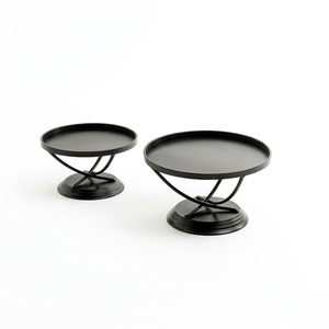 Support de gâteau en métal de conception faite à la main pour la décoration d'accessoires de vaisselle d'hôtel support de serveur de gâteau de noce - Product Image 1
