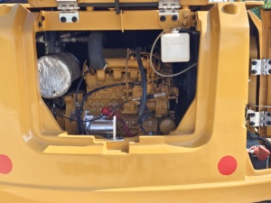 รถขุดตีนตะขาบไฮดรอลิกมือสอง Caterpillar Cat305.5E2 รุ่นดั้งเดิม CAT305.5 305ECR 305CCR พร้อมใบมีดดันดิน เครื่องยนต์ Cat C2.4 - Product Image 5