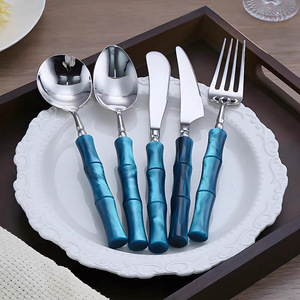 Juego de Cubiertos de Acrílico con Diseño de Bambú, 18 Piezas, Acero Inoxidable, para Carne, Té y Postre, Hoja Pulida de Color Sólido - Product Image 3