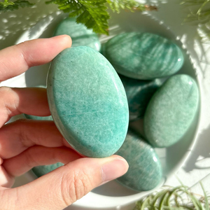 Cristal de amazonita de grado AAA al por mayor, forma de corazón [boho], atracción de riqueza, piedra decorativa, virutas de piedra en bruto talladas, mineral - Product Image 3
