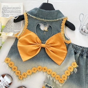 Ensemble deux pièces pour filles, veste en jean sans manches avec nœud en fleurs 3D et short en dentelle, tenue d'été pour enfants - Product Image 2