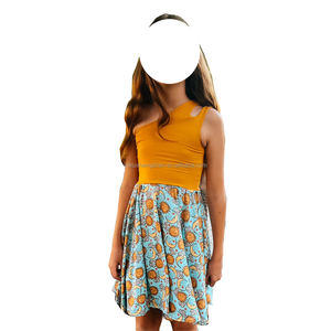 Robe courte d'été sans manches pour enfants, motif personnalisé, épaules dénudées, pour bébés filles, collection Lately Boutique - Product Image 4