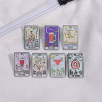 En gros : Épingles en métal à motifs de dessins animés, Badges créatifs vintage de la série Tarot Bohème, Accessoires broches en émail créatives pour vêtements et sacs