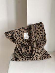 Sac à bandoulière unique coréen en velours côtelé de grande capacité <span class=keywords><strong>Littérature</strong></span> et art Conceptions Sac à main réutilisable de poche pliable à transport facile - Product Image 3