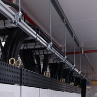 Centre de données modulaire entièrement configuré avec rack de serveurs GPU, prêt pour les configurations hybrides éolien-photovoltaïque pour les déploiements en salle informatique