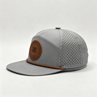 Casquette Snapback à 7 panneaux, personnalisée, avec découpe laser, garniture en corde, patch en cuir perforé, séchage rapide et visière plate