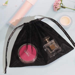 ถุงผ้าออร์แกนซ่าสีดำพิมพ์โลโก้ตามสั่ง สำหรับใส่ของขวัญ แชมพู แป้ง แต่งหน้า ของใช้ในห้องน้ำ ถุงผ้าออร์แกนซ่าสำหรับเก็บของ - Product Image 3