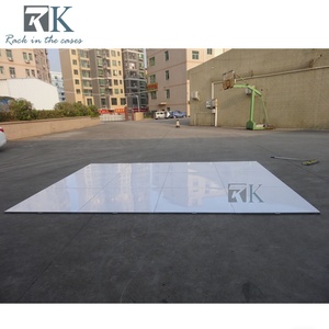 Plateforme carrée blanche brillante pour la décoration de sols de mariage - Product Image 2