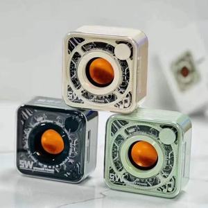 Mini lecteur MP3 stéréo sans fil portable avec radio, mini haut-parleur portable adapté à l'extérieur - Product Image 1