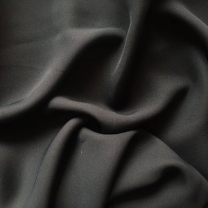 Tela Nida Duradera y Suave al Tacto, Hecha de 100% Poliéster, Ideal para la Producción de Abayas y Diseños de Vestidos Largos de Moda Islámica - Product Image 1