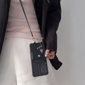 Étui <span class=keywords><strong>de</strong></span> protection <span class=keywords><strong>de</strong></span> luxe pour <span class=keywords><strong>téléphone</strong></span> avec porte-cartes en cuir texturé et breloque ours mignon, pour <span class=keywords><strong>Samsung</strong></span> Galaxy S26 Ultra S25 A56, avec sangle chaîne bandoulière - Product Image 5