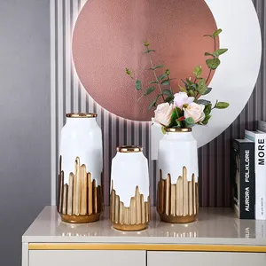 家の装飾のためのヨーロッパスタイルのデザインユニークな結婚式の花瓶金メッキセラミック花瓶
