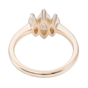 แหวนเพชรแล็บโกรนทองคำ 10K สีเหลือง ดีไซน์หรูหราแบบสามเม็ดทรงมาร์คีส์  ออกแบบเฉพาะบุคคลสำหรับผู้หญิง - Product Image 2