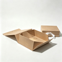 Boîte cadeau réutilisable en papier rigide pliable et recyclable avec ruban satiné imprimé or personnalisé