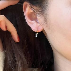 Pendientes Colgantes de Plata de Ley S925, Diseño Exquisito y Versátil de Gota de Agua con Diamantes Brillantes, Modernos y Elegantes - Product Image 2