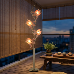 Lampadaire Fleur de Lotus à 4 Lumières, Support Doré en S, Abat-jour en Pétales Roses, Vente en Gros pour Projets d'Éclairage de Suites d'Hôtel, Villas et Salons - Product Image 1