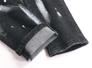 <span class=keywords><strong>Vaqueros</strong></span> <span class=keywords><strong>negros</strong></span> para <span class=keywords><strong>hombre</strong></span> pequeños y rectos con diseño de pintura de parche roto - Product Image 6