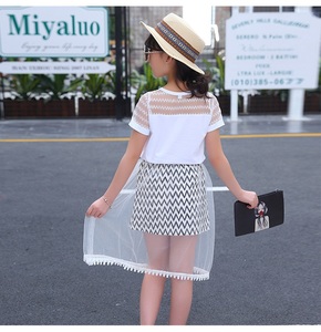 Vêtements pour enfants coréens en gros, ensemble robe et t-shirt en coton imprimé avec lettres pour bébé fille - Product Image 3