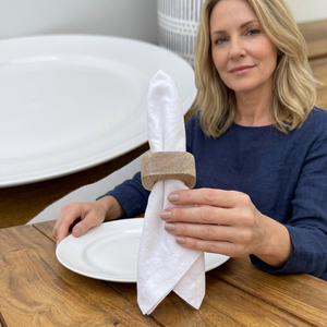 Ronds de serviette décoratifs en bois, conçus pour des tables élégantes lors de dîners, mariages, réceptions, hôtels, restaurants, cafés et maisons. - Product Image 1