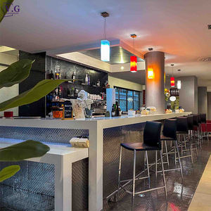 كاونتر استقبال مخصص بتصميم عصري من مادة الكوريان الجديدة مع 10 مقاعد لردهة الفندق والصالة - Product Image 3