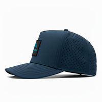 Casquette de golf personnalisée à 5 panneaux, coupe laser, perforée, résistante à l'eau, séchage rapide, avec logo PVC personnalisé, pour sports de plein air