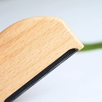 DS5373 pull en bois Fuzz laine grattoir pull vêtements rasoir peluches nettoyage peigne brosse en bois peluches tondeuse peigne rasoir