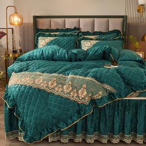 Ensemble <span class=keywords><strong>de</strong></span> literie <span class=keywords><strong>de</strong></span> chambre à coucher 4 pièces <span class=keywords><strong>de</strong></span> style europé<span class=keywords><strong>en</strong></span> <span class=keywords><strong>en</strong></span> velours vert <span class=keywords><strong>flanelle</strong></span> avec jupe <span class=keywords><strong>de</strong></span> <span class=keywords><strong>lit</strong></span> amovible, drap-housse, drap plat et broderie <span class=keywords><strong>de</strong></span> dentelle personnalisée - Product Image 3