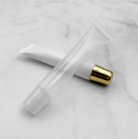 Récipient de baume à lèvres vide avec logo privé personnalisé, tube de brillant à lèvres vide en plastique souple vide de 15ml