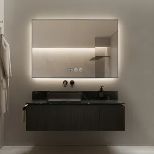 Espejo de baño LED desempañador de pantalla táctil inteligente con marco de aluminio iluminado con pantalla de tiempo