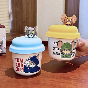 Taza de cerámica de Tom y Jerry con tapa, diseño de dibujos animados azul, para uso doméstico o como regalo. - Product Image 2