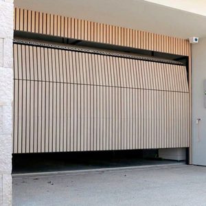 Maison australienne <span class=keywords><strong>de</strong></span> luxe à montage encastré électrique aspect bois Grain 16X7 Batten sectionnel <span class=keywords><strong>porte</strong></span> <span class=keywords><strong>de</strong></span> <span class=keywords><strong>garage</strong></span> moderne - Product Image 3