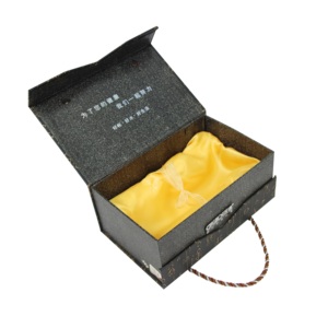 Factory Price Custom Black Rectangle Magnetic Closure With Front Decoration Insert Foam Gift Box
