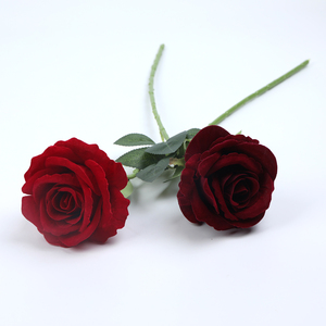 Fleur artificielle décorative, rose rouge <span class=keywords><strong>en</strong></span> velours, rose romantique pour mariage, <span class=keywords><strong>centre</strong></span> <span class=keywords><strong>de</strong></span> <span class=keywords><strong>table</strong></span> décoratif - Product Image 5
