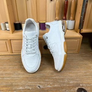Zapatillas Blancas con Amortiguación de Aire, 100% Piel de Cocodrilo, con Cordones, Punta Redonda, Diseño Sólido, Suela de Goma, para Todas las Temporadas, Casuales - Product Image 1