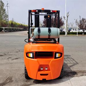 Carretilla elevadora con motor Nissan FL 40, capacidad de 4 toneladas con cabina certificada CE para uso en planta de fabricación - Product Image 6