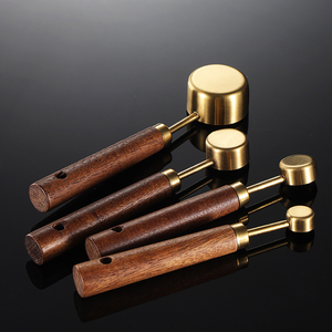อุปกรณ์ตวงครัวสแตนเลสแบบขายส่ง ถ้วยตวงและช้อนตวงพร้อมด้ามไม้ - Product Image 2