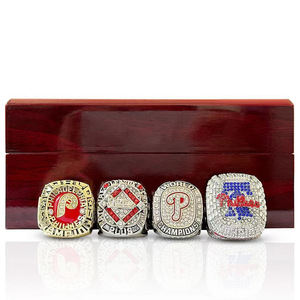 ชุดแชมป์เวิลด์ซีรีส์ของฟิลาเดลเฟีย ฟิลลีส์ จำนวน 4 ชิ้น (<span class=keywords><strong>1980</strong></span> 2008 2009 2022) - Product Image 3