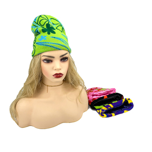 Nouveau design de <span class=keywords><strong>bonnet</strong></span>, logo personnalisé, bonnets d'hiver tricotés, doublure <span class=keywords><strong>en</strong></span> <span class=keywords><strong>satin</strong></span>, vente <span class=keywords><strong>en</strong></span> gros, <span class=keywords><strong>bonnet</strong></span> unisexe <span class=keywords><strong>en</strong></span> acrylique vierge - Product Image 1