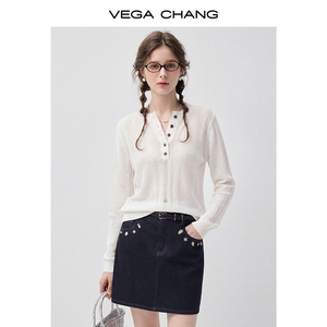Haut en tricot léger décontracté pour femme VEGA CHANG, blanc crème, avec col Henley, demi-boutons et texture ajourée, manches longues - Product Image 5