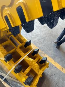 Pince de démolition rotative hydraulique pour excavatrice, adaptée aux excavatrices de 33 à 38 tonnes, modèle SOOSAN C17 - Product Image 3