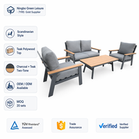 Ensemble de canapé de patio scandinave en aluminium, structure anthracite, accoudoirs en poly-bois teck + plateau de table, 2 places + 2 chaises pour villa nordique