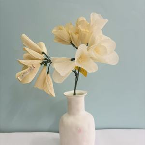 Flores de <span class=keywords><strong>Campanula</strong></span> de Papel Crepé Blanco Hechas a Mano al por Mayor, Tallo Largo, Flor Artificial Tipo Trompeta, Ramo de Boda, Decoración Floral para Interiores del Hogar - Product Image 1