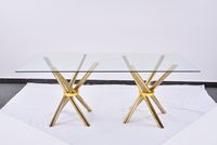 Table de salle à manger rectangulaire moderne en acier inoxydable avec base dorée, personnalisable pour hôtels, mariages et événements scolaires (vente en gros)