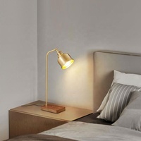 Lampe de bureau réglable en laiton doré lampe de table industrielle LED alimentée par courant alternatif pour la maison hôtel chambre salon