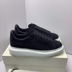 American-style plain-color walking <b>shoes</b>, fashionable and simple, with thick soles, suitable for casual and luxurious wear. - Product Image 2