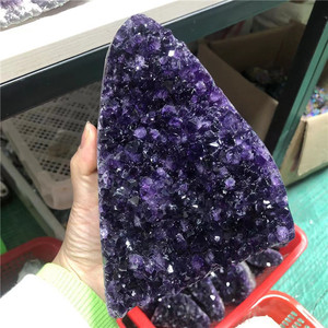 Toptan doğal oyma kristal geodes uruguay ametist küme ayakta taşlar ev dekor için - Product Image 4