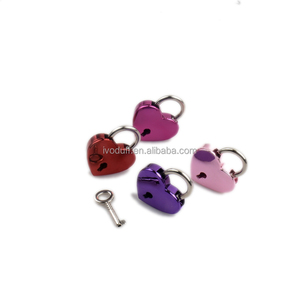 Khóa móc tình yêu màu kim loại nhỏ 30*39mm khóa trái tim màu đỏ hồng dễ thương - Product Image 3