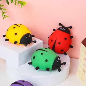 Juguete de apretar de mariquita de siete estrellas adorable, simulación de insecto, bola de harina, suministro directo del fabricante, juguete de broma para desahogar el estrés - Product Image 3