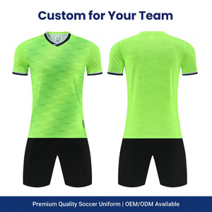 Maillot de football personnalisé en polyester maillé avec logo, nom et numéro, fabrication OEM en gros - Product Image 3