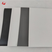 Membrane imperméable en PVC, feuille de chlorure de polyvinyle renforcée avec support flexible pour toitures plates et sous-sols